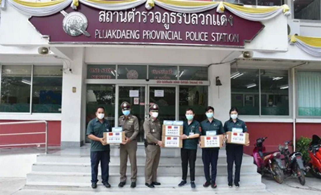 ZC Rubber Thailand presented masks to Thailand Rayong Pluak Daeng Police Station.